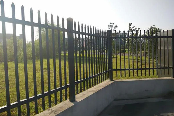 圍牆欄（lán）杆
